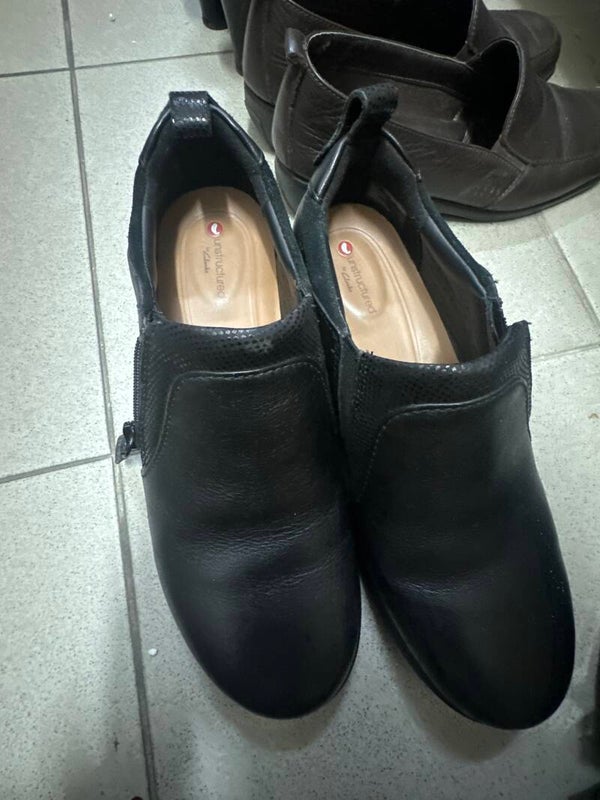 Women Clarks Shoes - Size 37