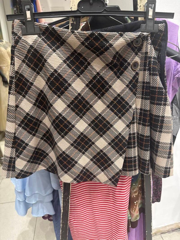 Ladies Skirts size 13-14 - Ladies clothes*