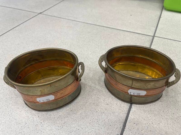 Vintage brass planter- Brass***