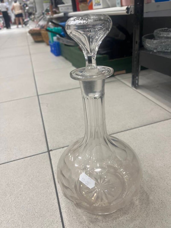 Fine Glass Decanter - Decor