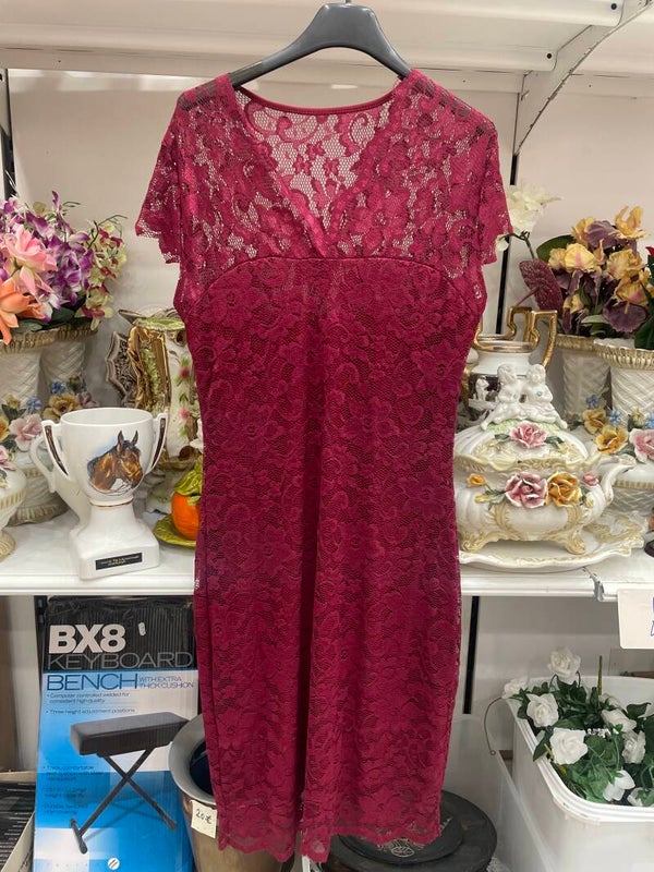 Women Sleeveless Maroon Dress - Size L