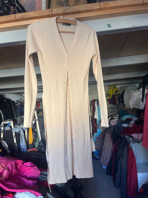 Women Ling Cardigan-Size Medium *