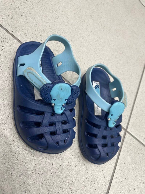 Children sandals size 19- Shoes ***