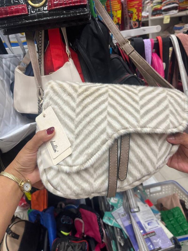Women hand new Bag -Bags ***