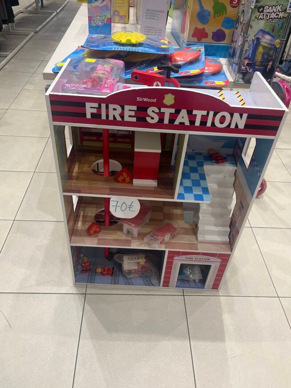 Wooden Fire Station set - Toys*