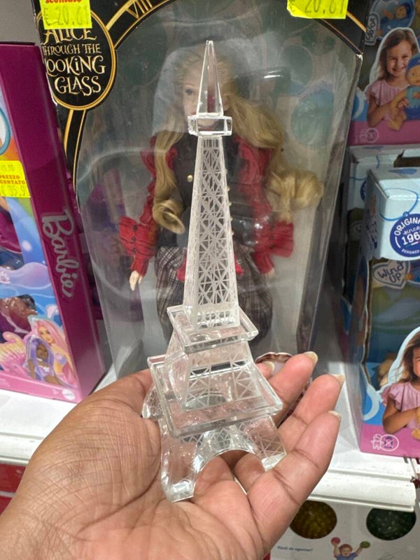 Eiffel Tower Figurine - Decor ***