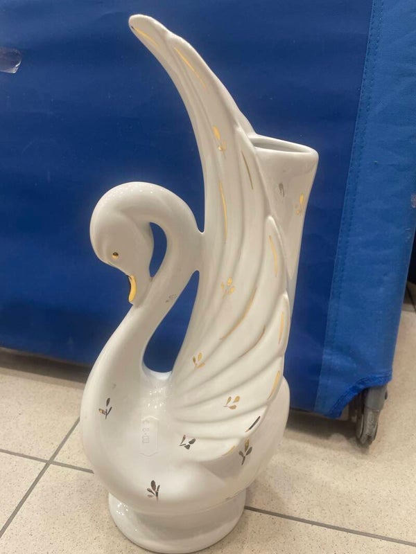 Vintage ceramic swan figurine
