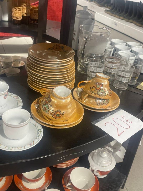 lusterware tea set - Supplies*