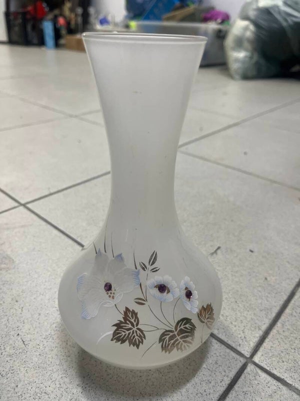 Vintage frosted satin vase- Vase ***