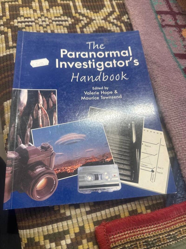 The Paranormal Investigator’s handbook - books*
