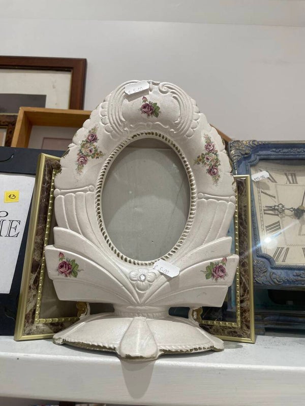 Ceramic White Frame -Frames***