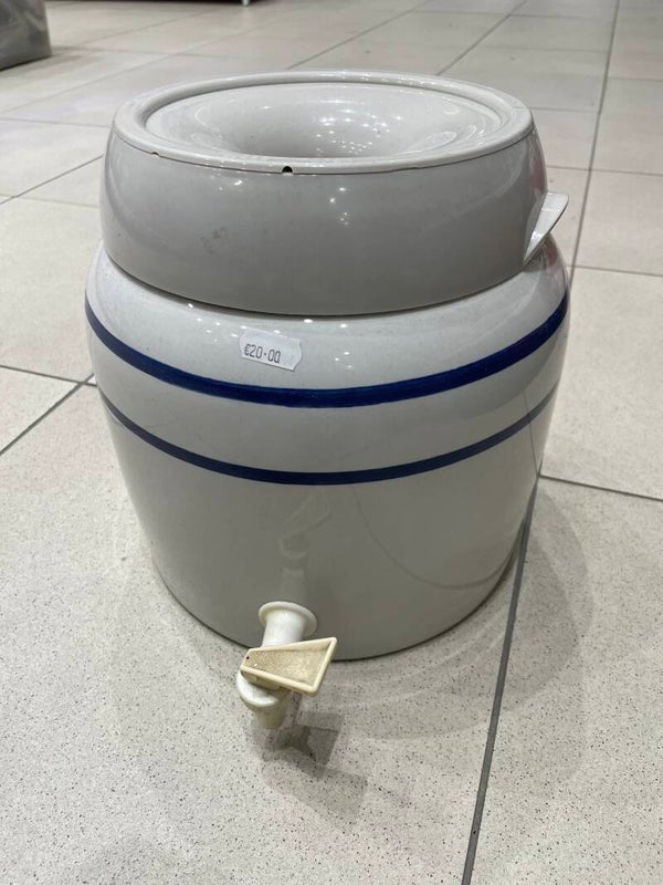 Water Dispenser with Filter - Supplies