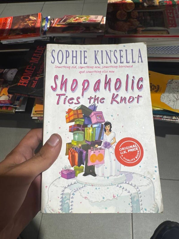 Shopaholic ties the knot - Books*