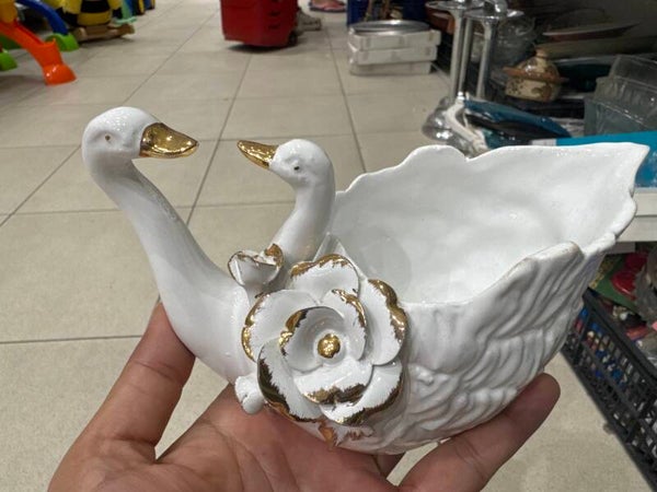 Ceramic Swan Figurine-Figurine***