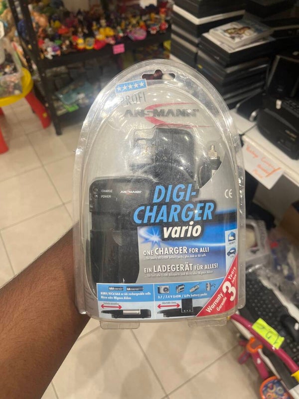 Digital Batteries Charger - Electric