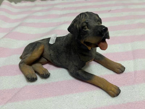 Rottweiler puppy figurine- Figurines ***