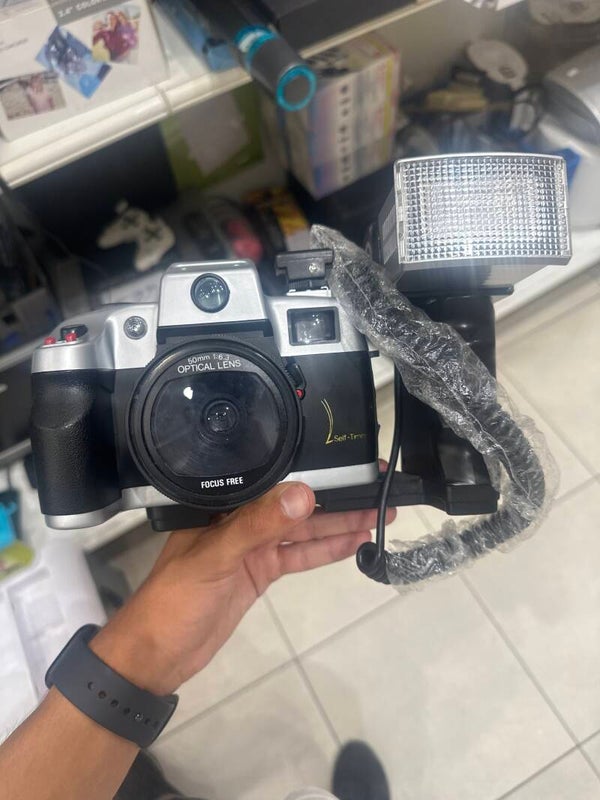 Camera with Flash - collectibles*