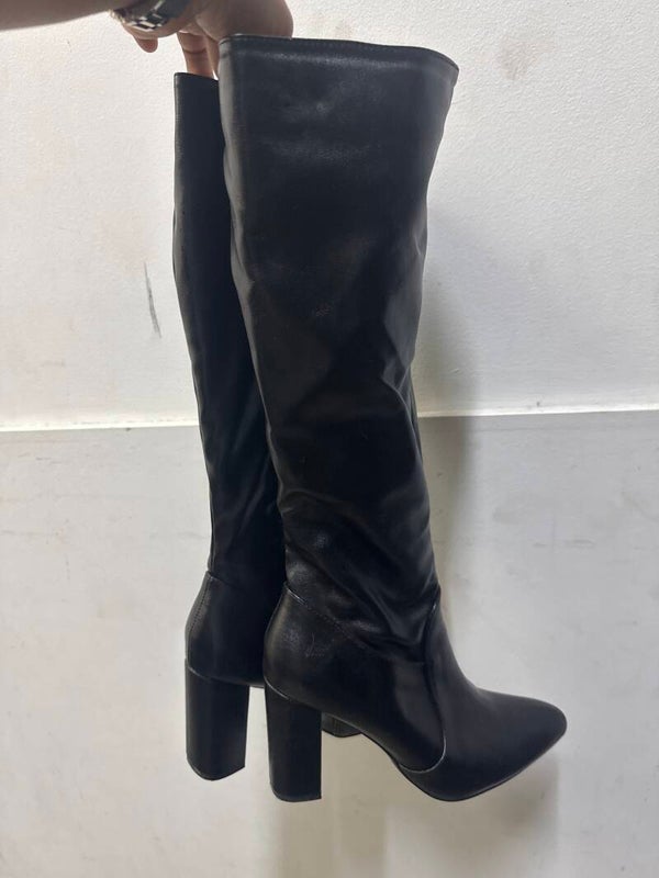 Black ladies boots size 40- Shoes ***