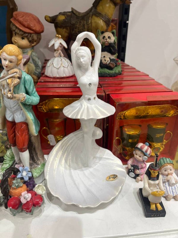 Ceramic ballerina figurine - figurine***