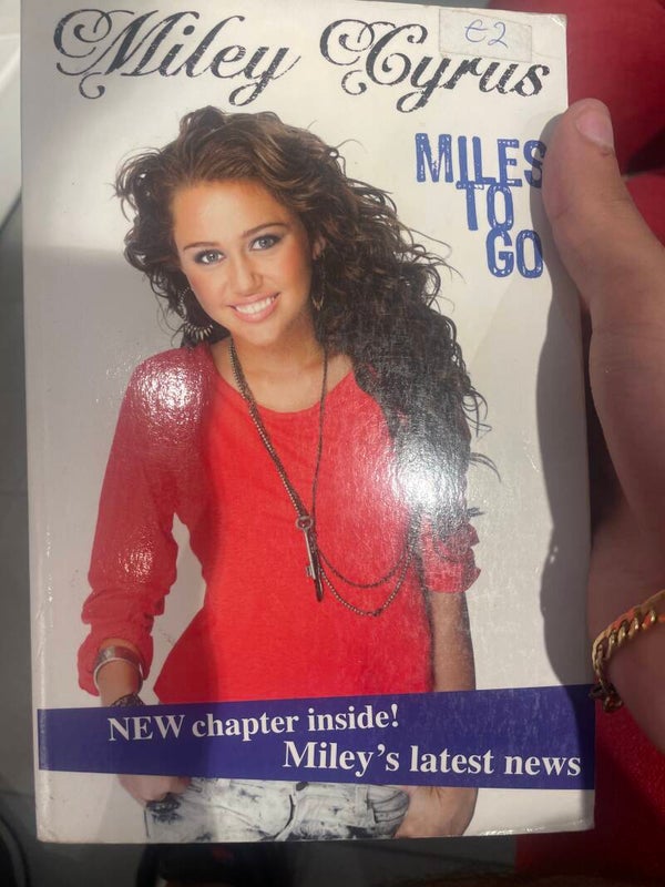 Miley Cyrus Miles To Go - books*
