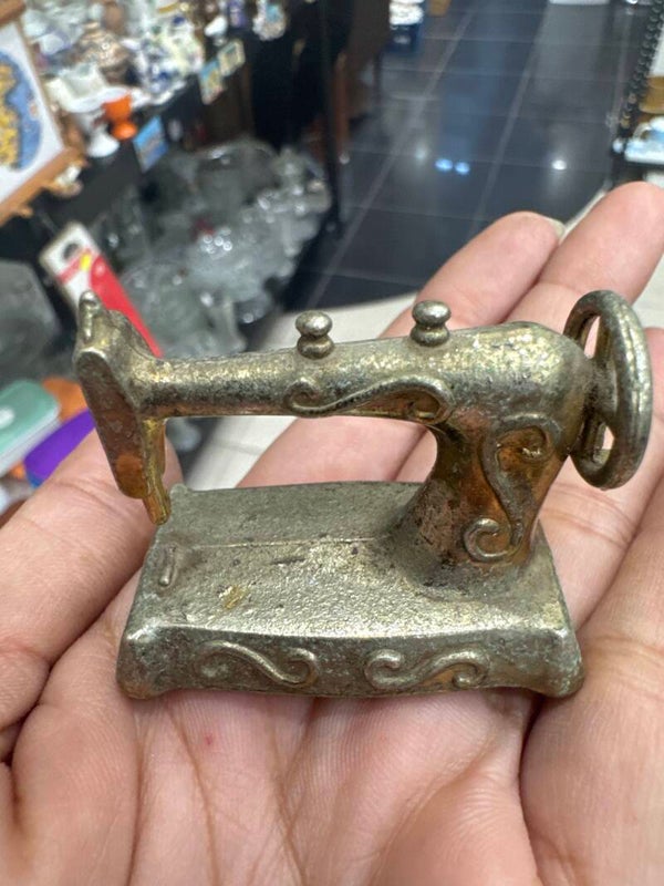 Brass Mini Sewing Machine-Brass***