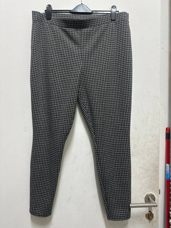 Papaya Trouser size 20- Women Clothes ***