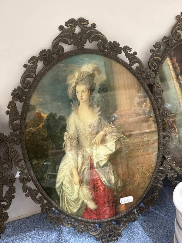 The Honourable Mrs. Graham Frame-Decor*