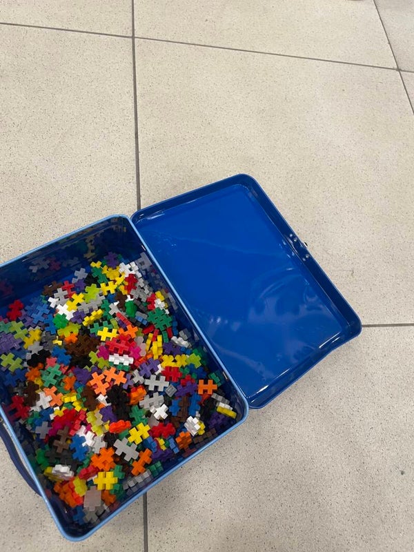 Coloured puzzle set - Games*
