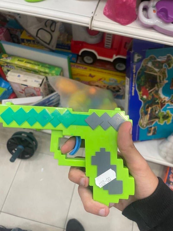 Light up pixel gun - toys*