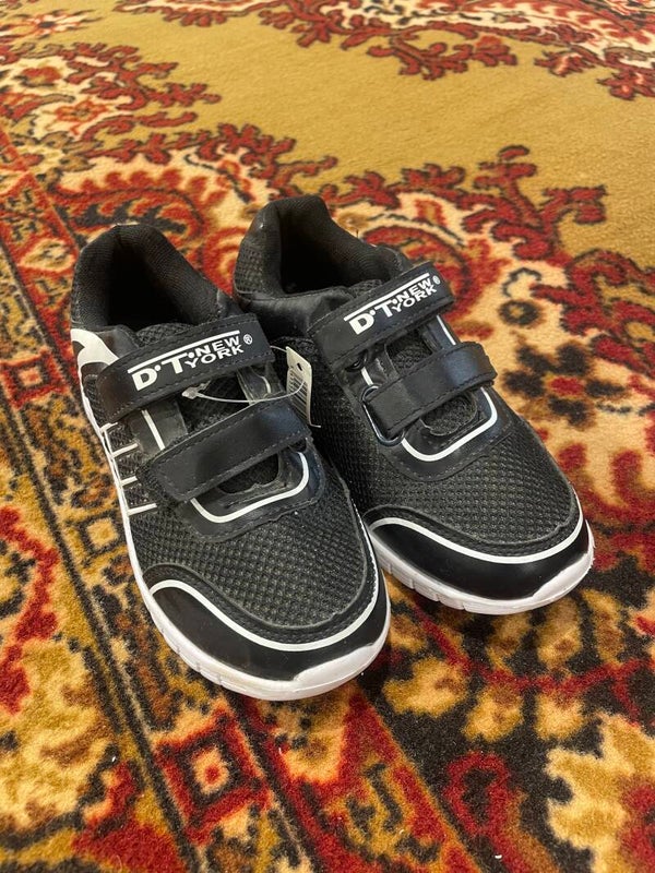 Infants Shoes - New - Size 34