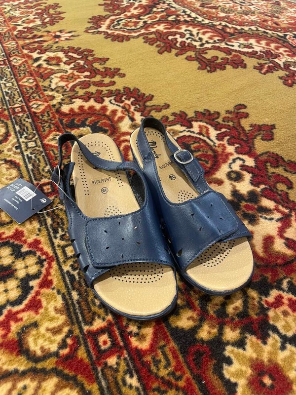 Women Sandals Front Strap - New - Size 39