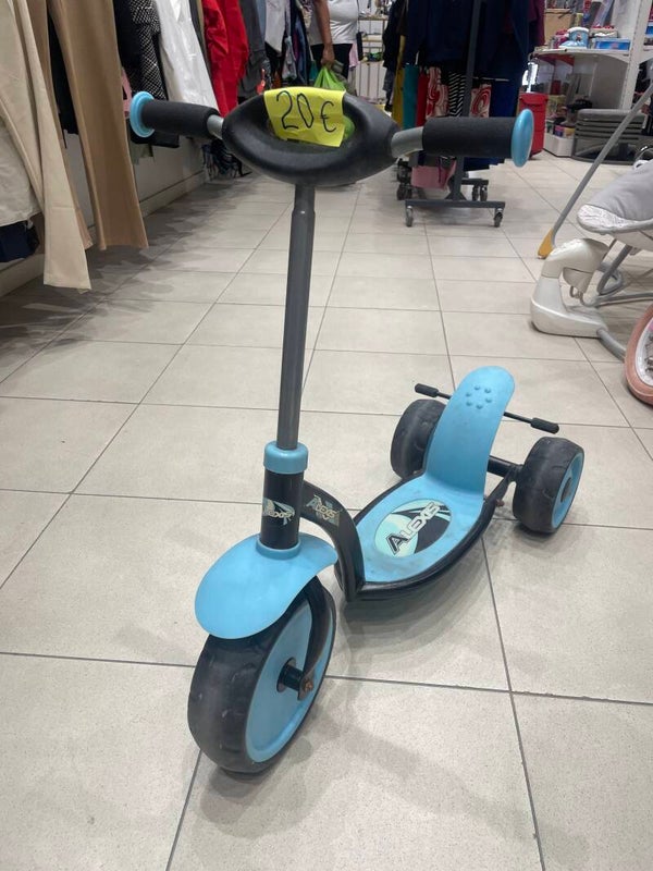 Three Wheeled Kick Scooter - Toys