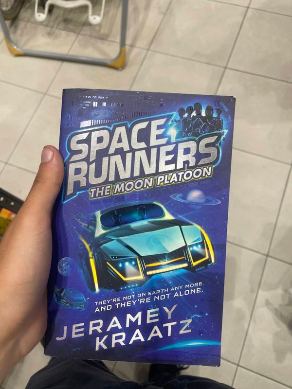 Space Runners The Moon Platoon - books*