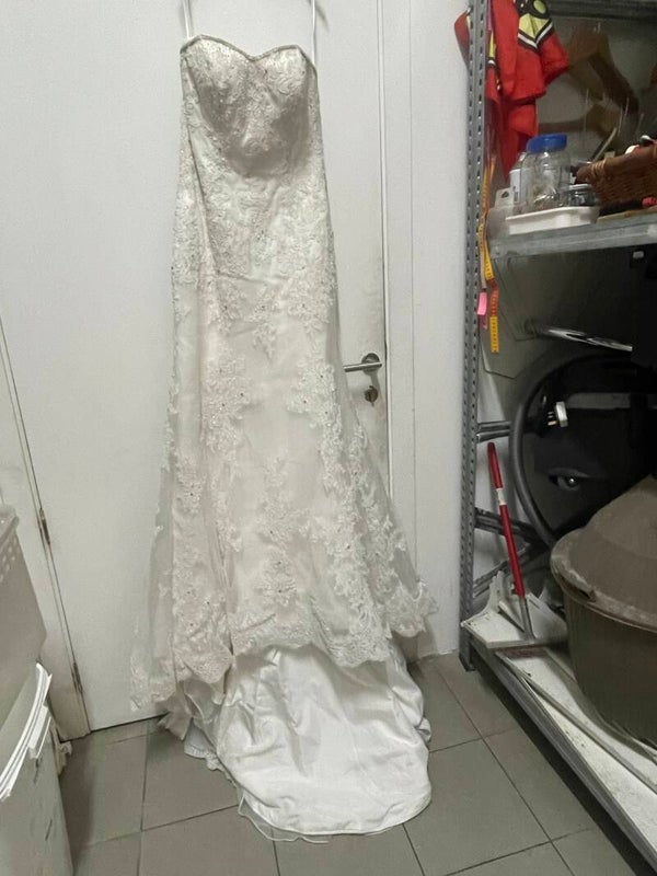 Wedding gown size 12- women’s clothes ***