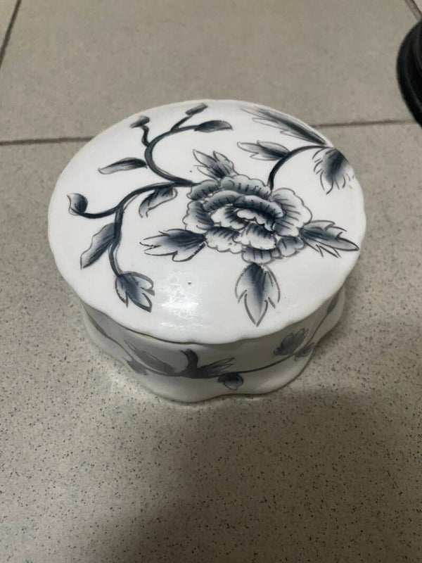 Ceramic Jewelry Box-Decor***