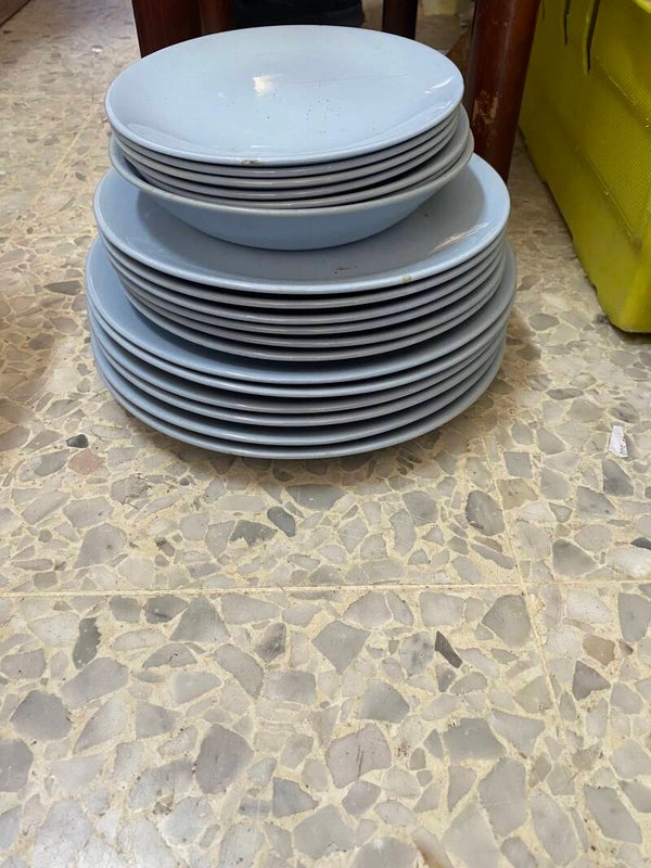 Set of Plates x 19 Pieces - Supplies