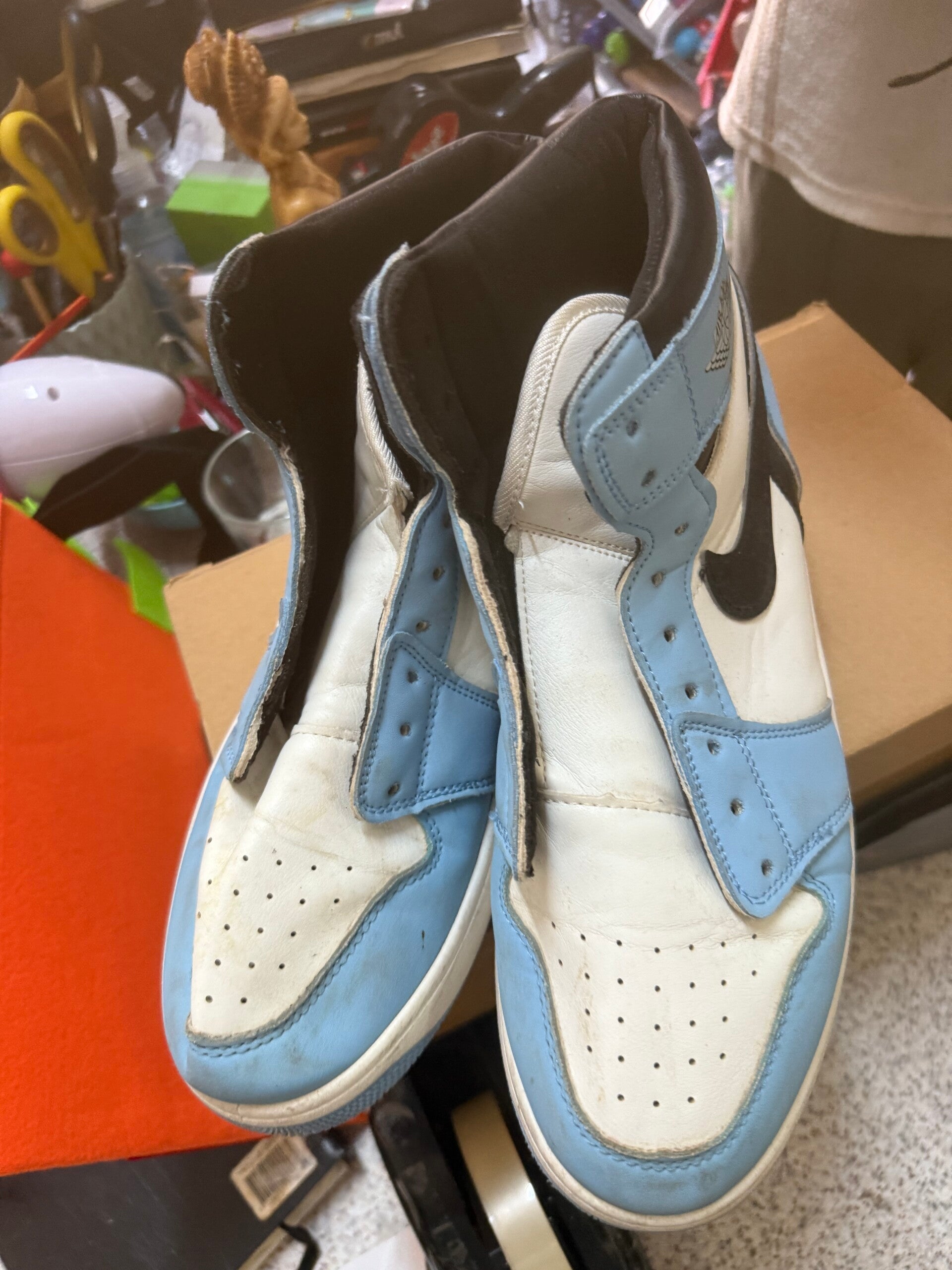 Men Nike Jordans - Size 41