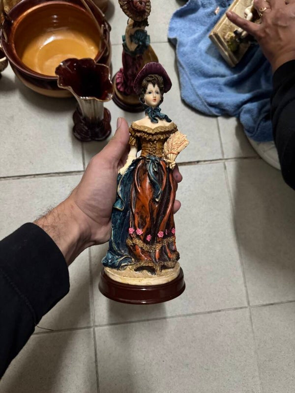 Elegant Lady - Figurines