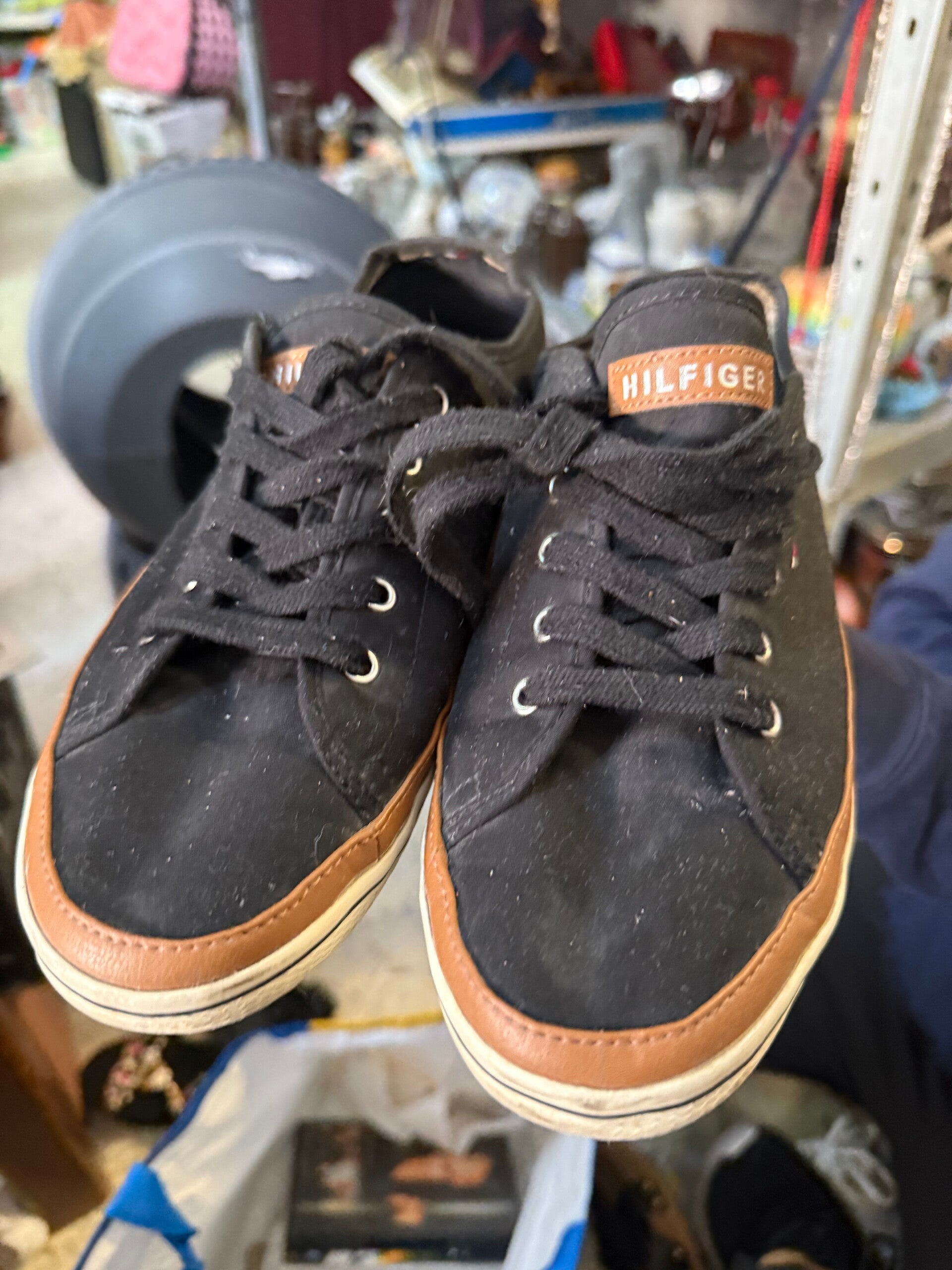 Men or Women Tennis Shoes - Size 41