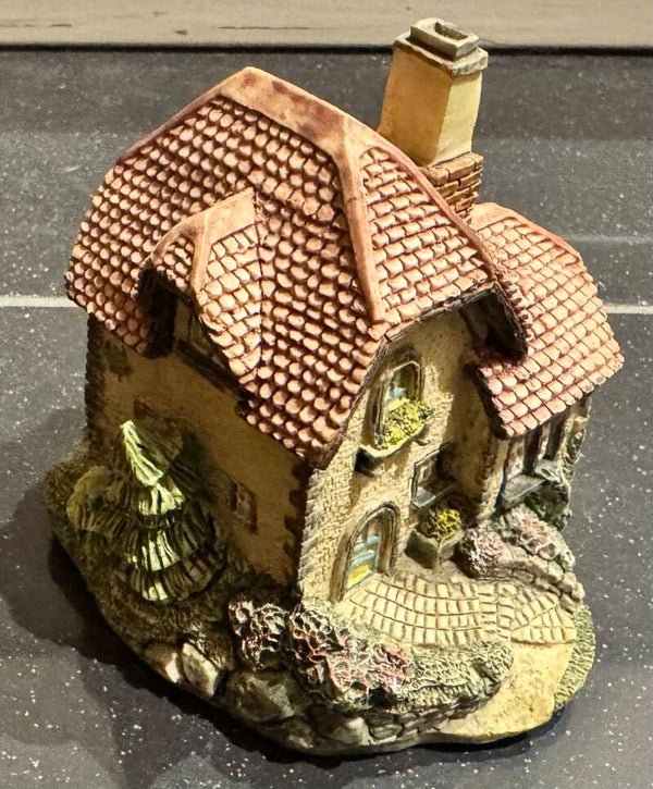Miniature Cottage - Collectibles