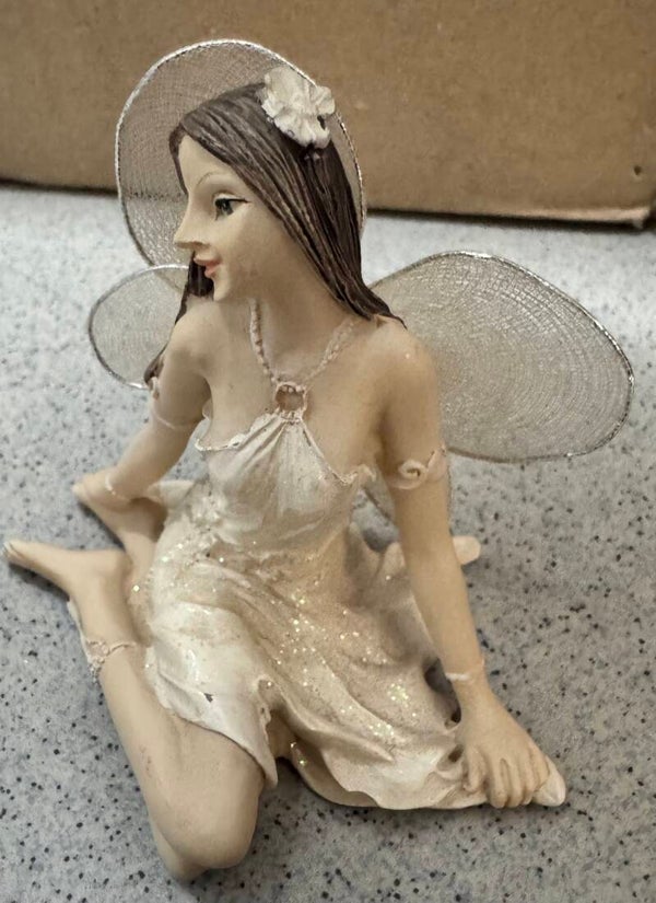 Resin Brunette Fairy - Figurines