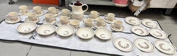 England Biltons Table Set - Supplies