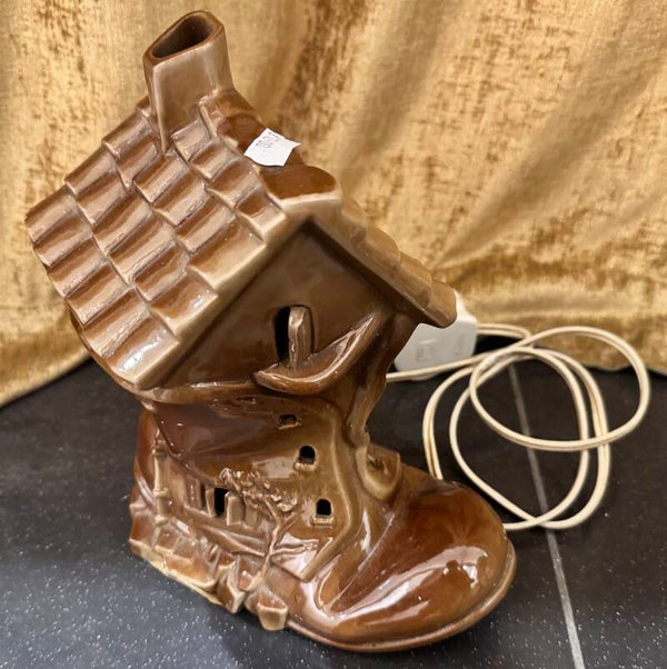 Vintage Ceramic Boot-Shaped Table Lamp - Decor