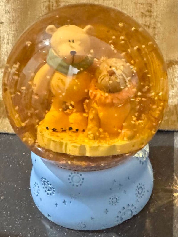 Snow Ball With Bear & Seal - Collectibles