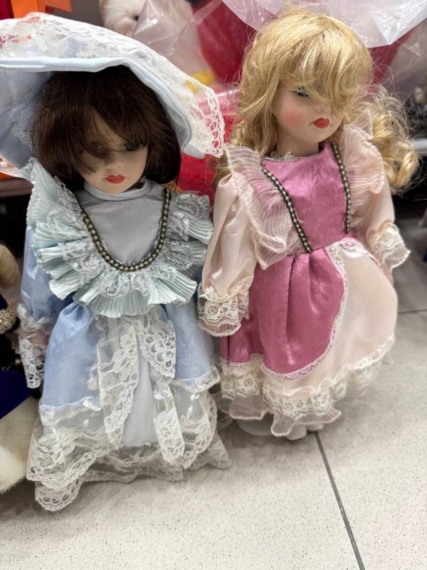Porcelain dolls-each 5€***