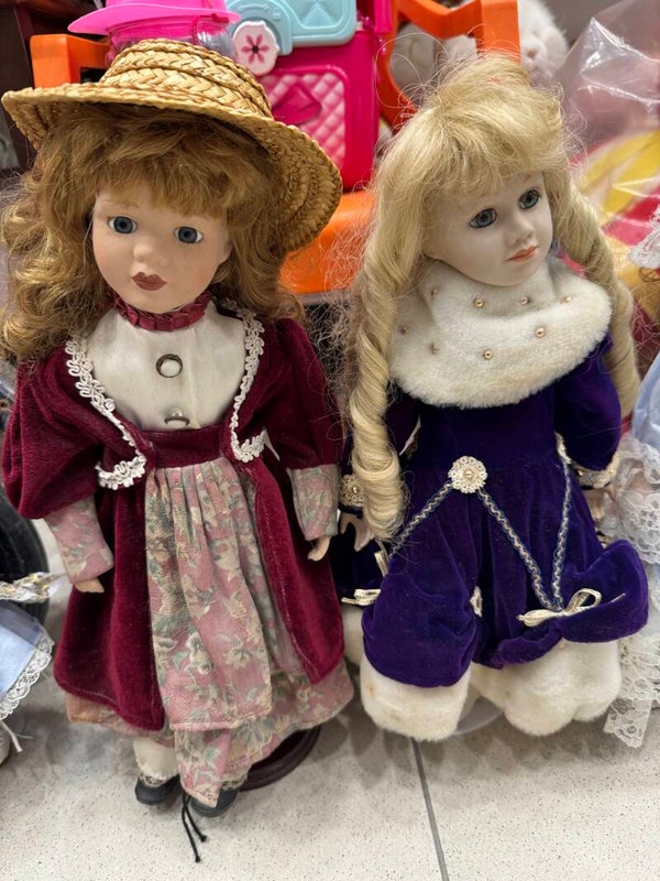 Porcelain dolls-each 5€***