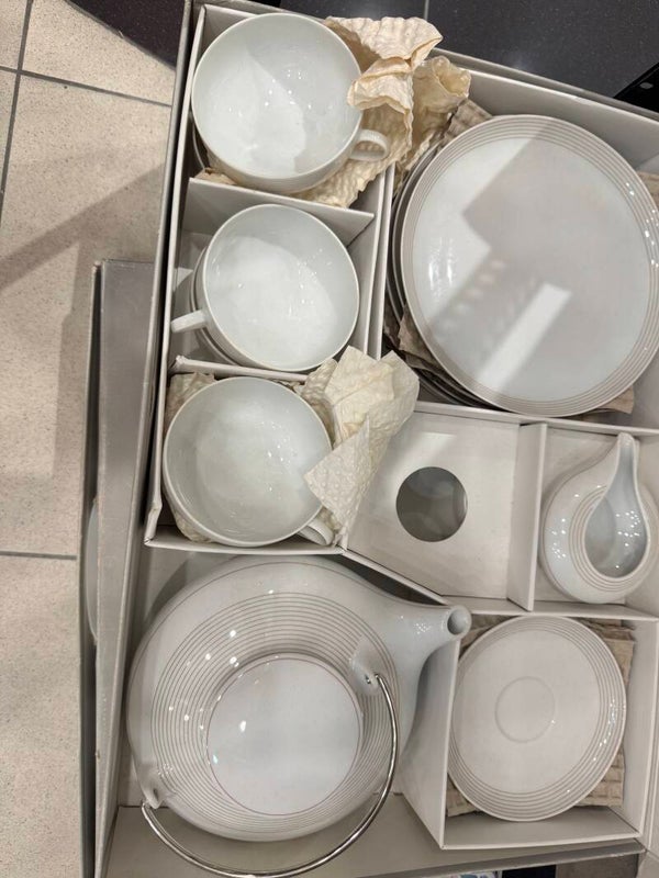 Porcelain Dinnerware Set - Supplies