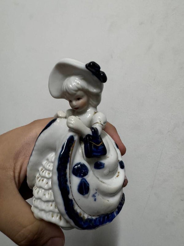 Lady Figurine - Figurines