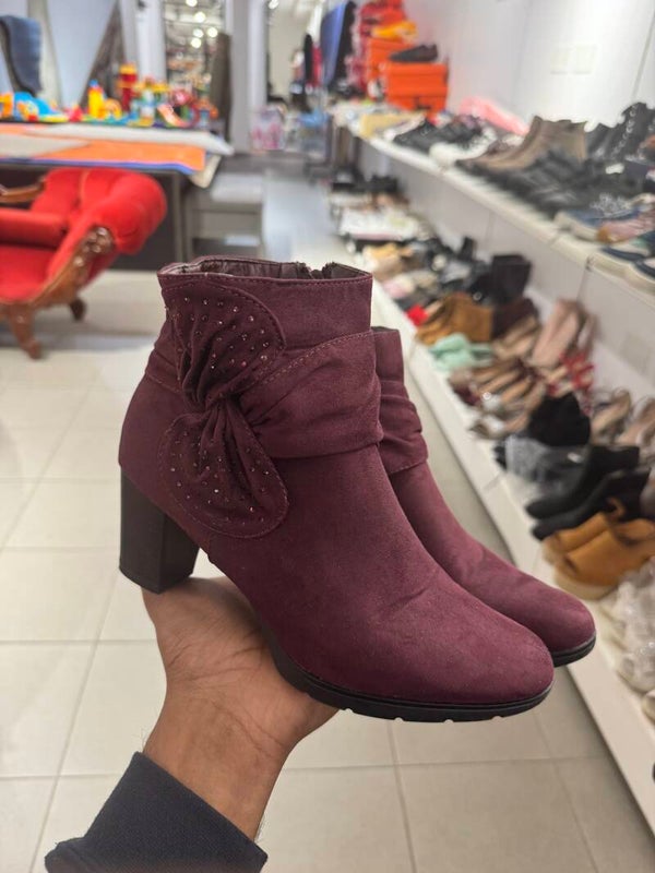 Women Heeled Boots - Size 39