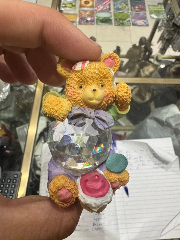 Bear with Crystal Ball - Figurines